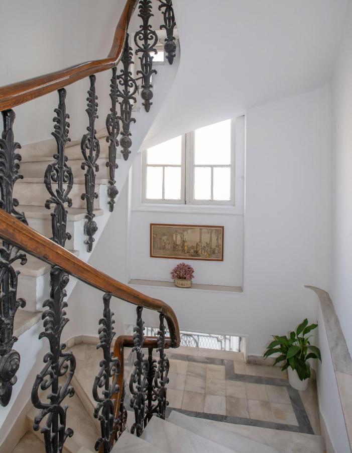 Neoclassical Apartment Close To Syntagma-Plaka By Ghh Афины Экстерьер фото
